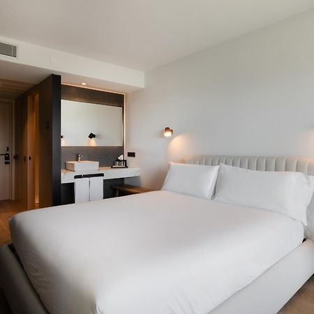 Hotel Sb Win 4 Sup Сан-Феліу-де-Льобреґат Екстер'єр фото